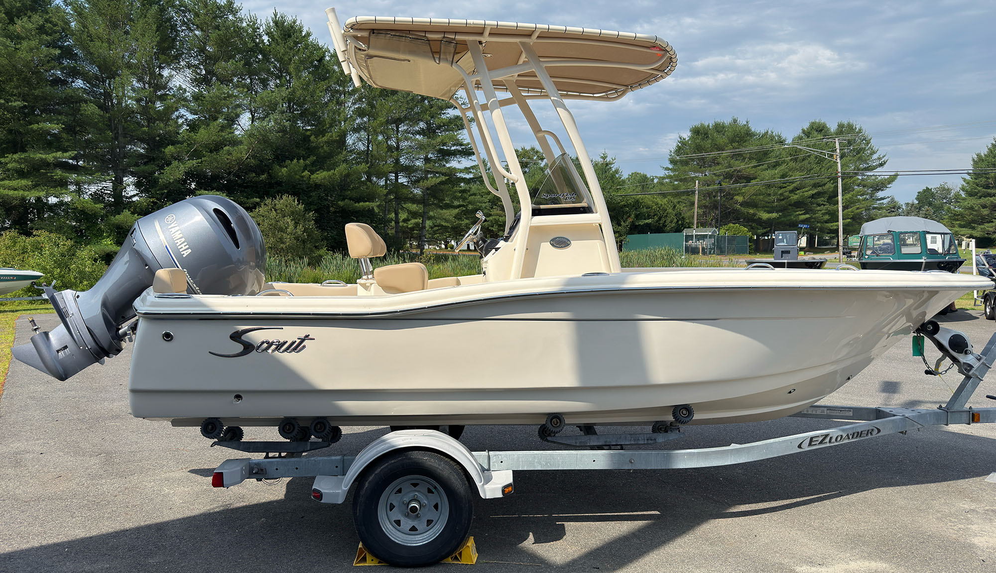 2025 Scout 195 Sportfish - White 2025 Scout 195 Sportfish - White